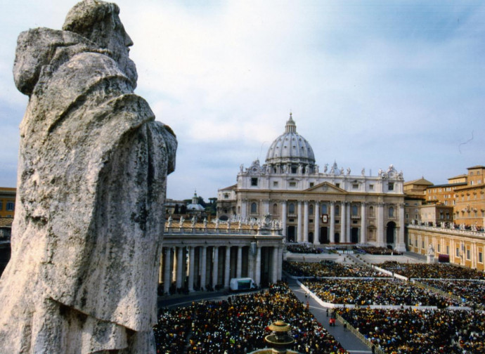 Piazza San Pietro, 19 marzo 2000 (LaPresse) Piazza San Pietro, 19 marzo 2000 (LaPresse)