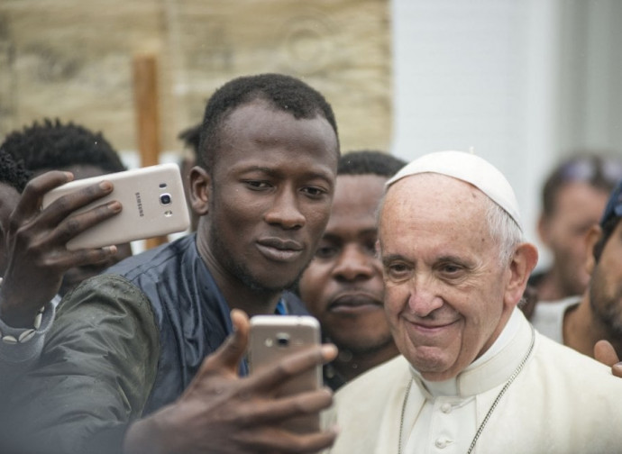 Il Papa al suo arrivo a Cesena (foto Michele Lapini / Eikon)