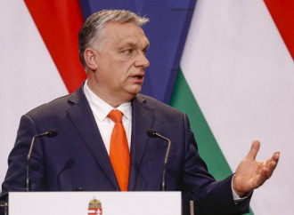 Orbán favorito, nonostante i ricatti dell’Ue e delle lobby