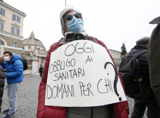 Medici non vaccinati: dai governatori una segregazione illegale