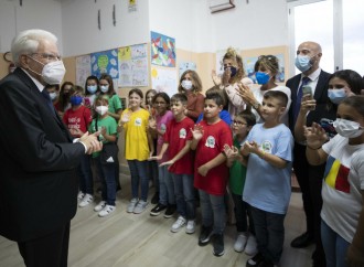 La scuola imprigionata in un castello di belle parole