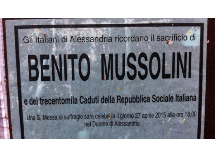 Un annuncio di una messa per Mussolini