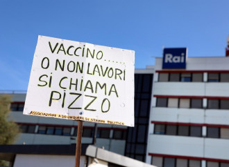 Vaccini, pandemia, totalitarismo: un piano studiato