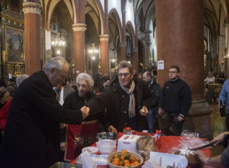 Pranzi in chiesa, c'è un popolo che dice no