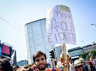 Il capitano della Sea Watch paladina del Gay pride