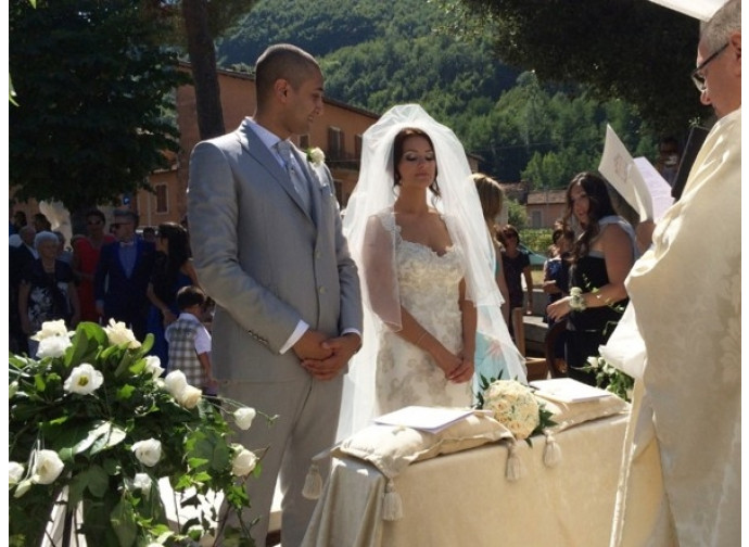 Ramon e Martina, freschi sposi nonostante il sisma Ramon e Martina, freschi sposi nonostante il sisma