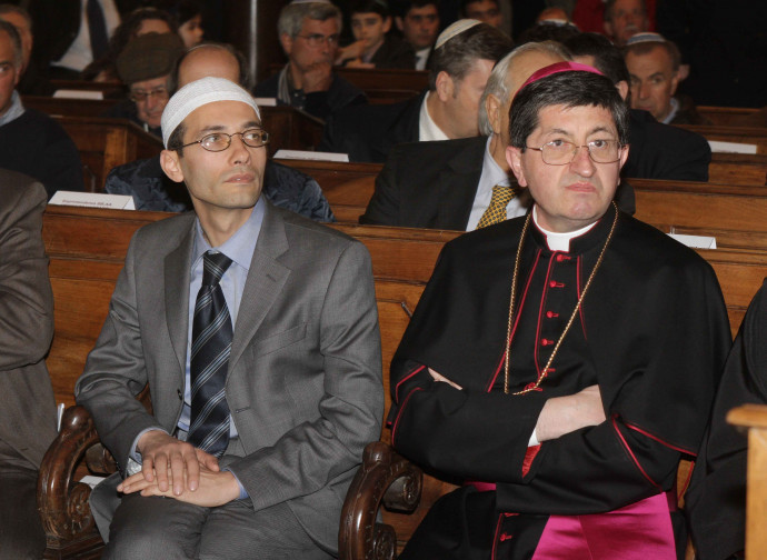 Izzedin Elzir (Ucoii e imam di Firenze) e l'arcivescovo Betori in chiesa