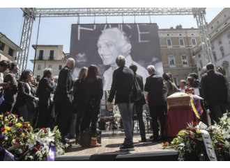Pannella, funerali
laici di un
leader religioso