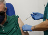 Vaccino e tumori: l'allarme dell'oncologo "pentito"