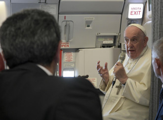 Il Papa torna dal Kazakistan guardando a Pechino