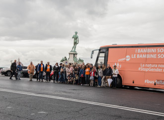 Il bus della libertà e l'uso dei "bimbi in transizione"