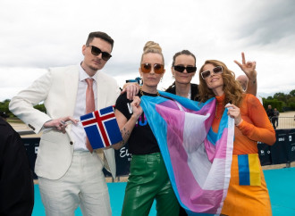 Eurovision, niente bandiere LGBT