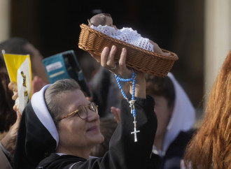 A San Pietro torna la benedizione dei Bambinelli