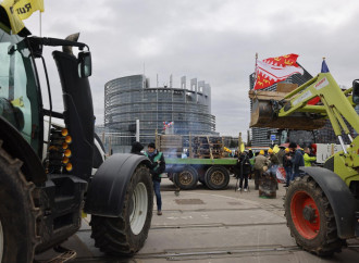 L'Ue usa il bastone e la carota con gli agricoltori