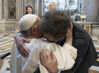 Cordialità fuori programma tra il Papa e Milei