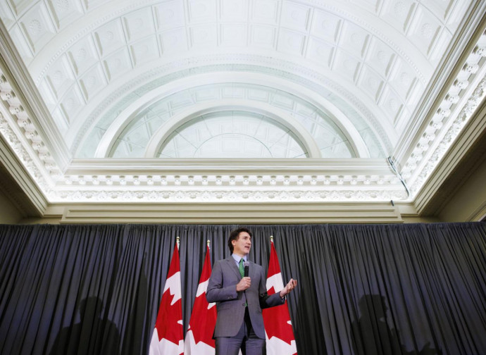 Trudeau parla durante un evento di raccolta fondi a Toronto (foto via LaPresse)