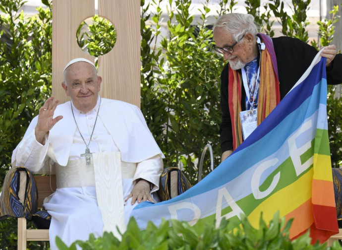 Francesco e p. Zanotelli (Vatican Media / LaPresse), 18 maggio 2024, Arena di Pace