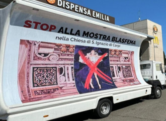 Il giudice: «Mostra di Carpi ambigua e provocatoria, non è certo il vilipendio»