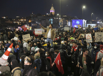 I turchi si ribellano all'arresto del sindaco di Istanbul