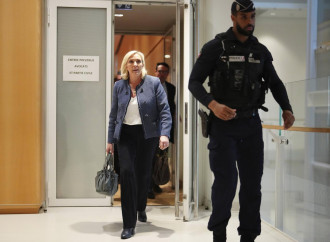 Le Pen condannata, giustizia a gamba tesa nella corsa all’Eliseo