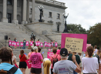 Planned Parenthood, negli Usa stop di un solo anno, in Europa fa affari