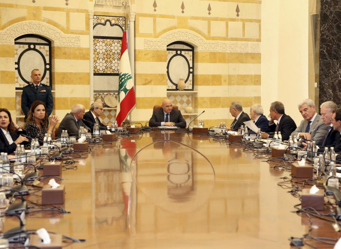 Riunione di gabinetto con il presidente Aoun per il disarmo di Hezbollah, 7 agosto 2025 (Ufficio stampa Presidenza Libano via AP/LaPresse) Riunione di gabinetto con il presidente Aoun per il disarmo di Hezbollah, 7 agosto 2025 (Ufficio stampa Presidenza Libano via AP/LaPresse)