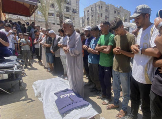 Le nuove stragi di Israele e il grido dei patriarchi: “Resteremo a Gaza”