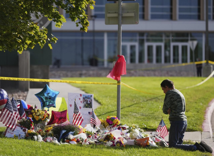 Studente prega alla Utah University, dove è stato ucciso Kirk, LaPresse
