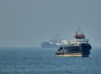 Stretto di Hormuz, si ricomincia a sparare