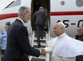 Il Papa lascia Tenerife con un monito ai trafficanti di uomini