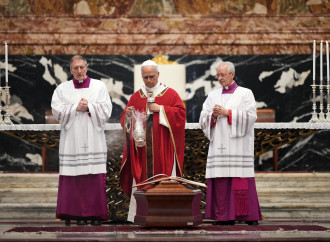 Una Chiesa di popolo e non di élite per l'addio a Ruini