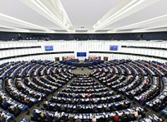 UE boccia emendamento contro utero in affitto