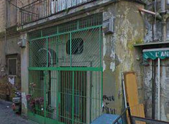 Un crocefisso rimosso, una nuova moschea a Napoli