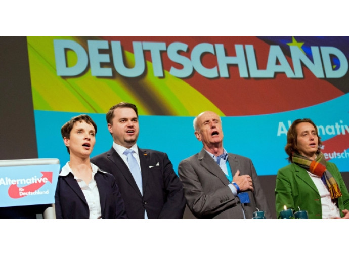 Alternative für Deutschland, a sinistra Frauke Petry 