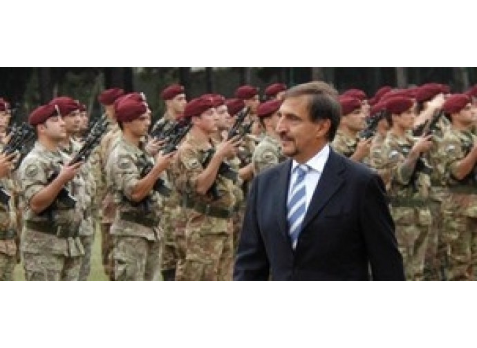 il ministro della Difesa Ignazio LaRussa il ministro della Difesa Ignazio LaRussa