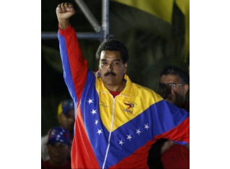 Maduro istiga alla violenza dentro e fuori i confini