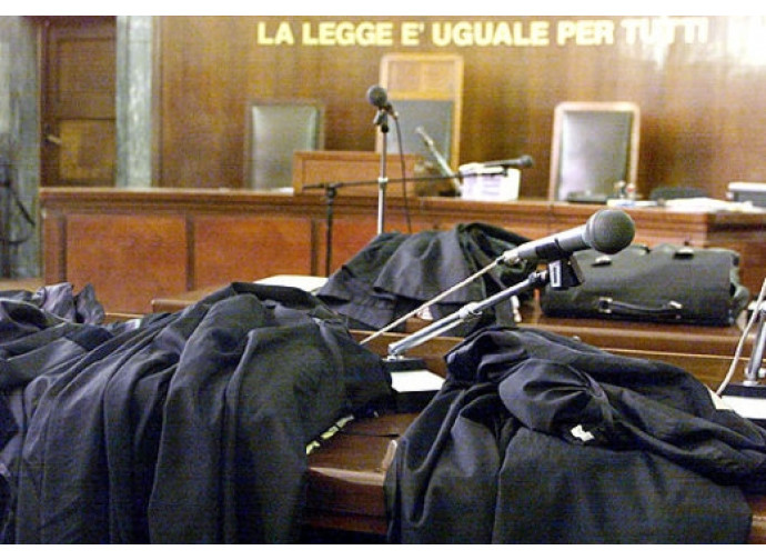 La giustizia è uguale per tutti? La giustizia è uguale per tutti?
