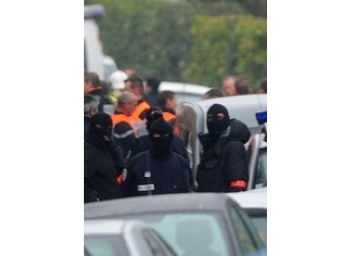 La polizia francese a Tolosa La polizia francese a Tolosa