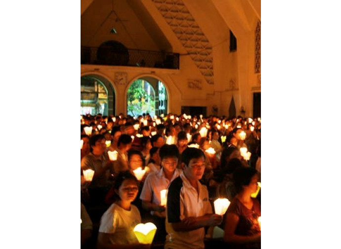 Con Dau (Vietnam) veglia dei cristiani