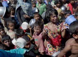 A un anno dall’inizio dell’esodo dei Rohingya sono mezzo milione i piccoli rifugiati senza futuro