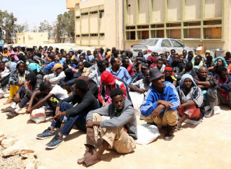 Algeria, Tunisia e Libia rifiutano di ospitare centri per emigranti