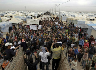 Il Libano non può continuare a ospitare quasi un milione di rifugiati siriani