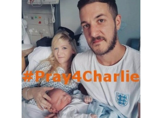 Pray4charlie, il mondo che prega per Charlie