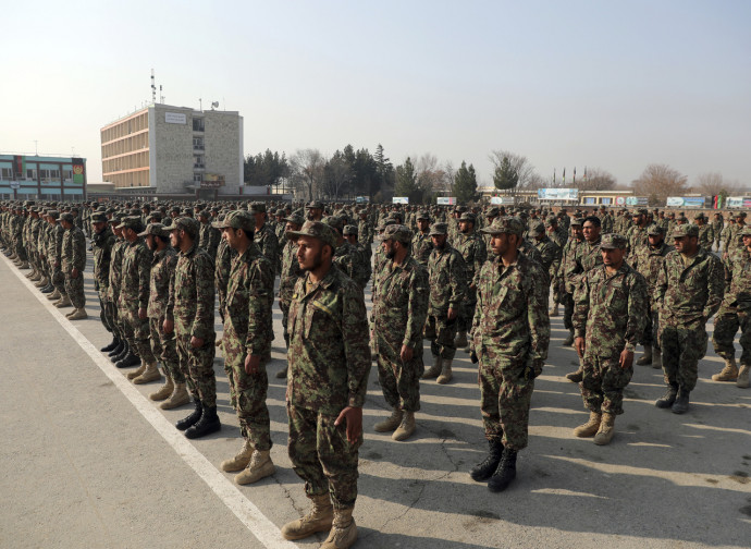 Esercito afghano, diplomati all'accademia militare Esercito afghano, diplomati all'accademia militare