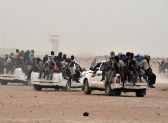 Una nuova missione di soccorso salva 80 emigranti illegali abbandonati nel deserto africano
