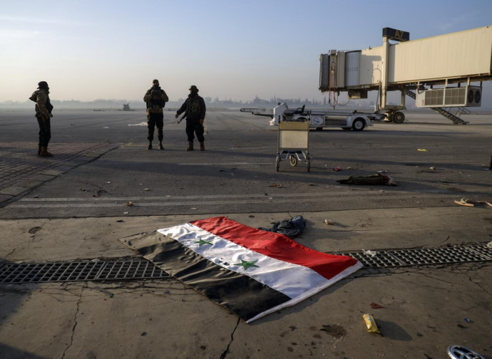 Aleppo, jihadisti conquistano l'aeroporto internazionale (La Presse) Aleppo, jihadisti conquistano l'aeroporto internazionale (La Presse)