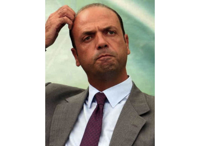 Il ministro Angelino Alfano Il ministro Angelino Alfano