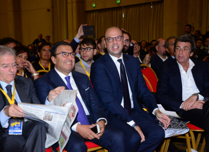 La conferenza programmatica di AP La conferenza programmatica di AP