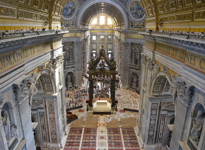 L'altare profanato della Basilica di San Pietro L'altare profanato della Basilica di San Pietro