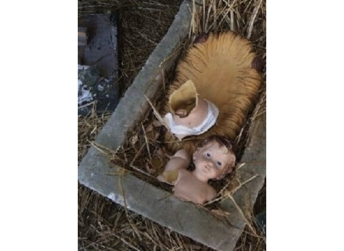 Presepe devastato Presepe devastato